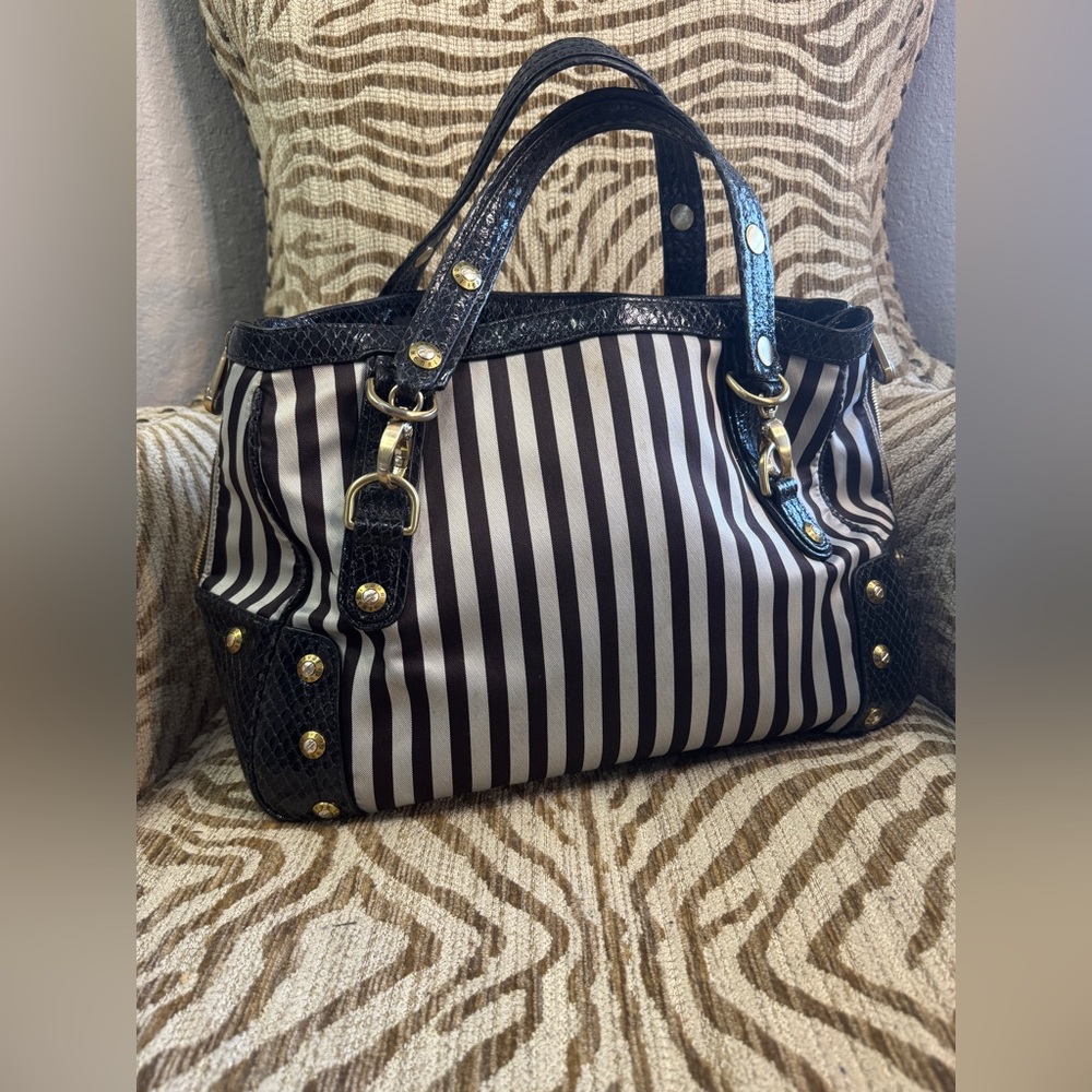 Henri Bendel 712 5th Avenue Large Shoulder Bag - Picture 5 of 8